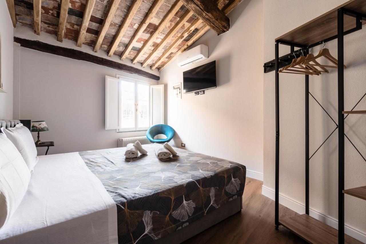 31 Steps To Heaven - Heart Of Lucca Apartment Bagian luar foto